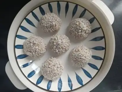 Make Round and round pearls step 10