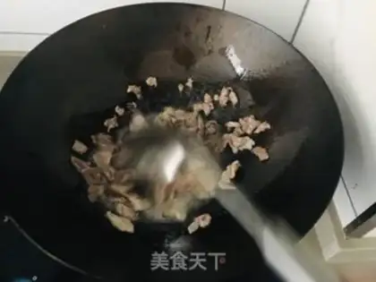 Make Red soup, lamb noodles step 2