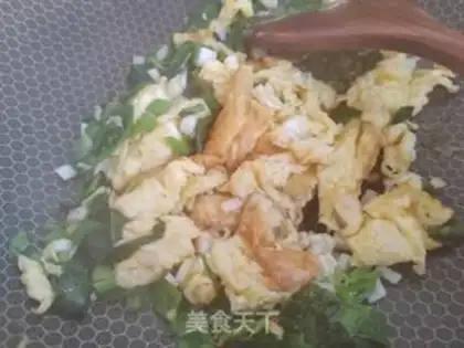 Make Spinach fried eggs step 3