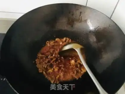Make Red soup, lamb noodles step 4