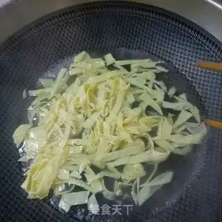 Make Chicken-legged celery with soybeans step 5