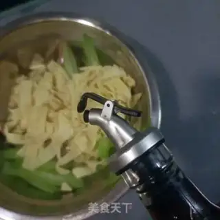 Make Chicken-legged celery with soybeans step 7