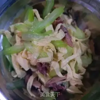 Make Chicken-legged celery with soybeans step 8