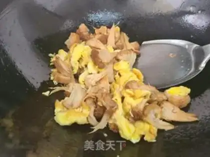 Make Monkey mushrooms, fried eggs step 6