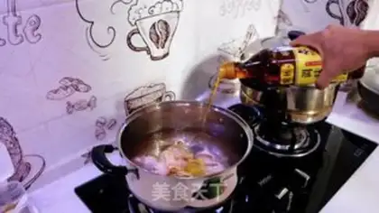 Make Chicken-legged rice step 1