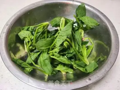 Make Spinach omelet soup step 0
