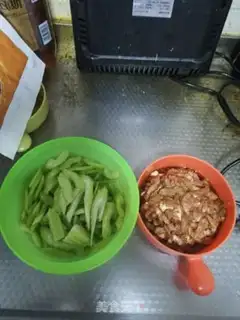 Make Celery fried meat step 2