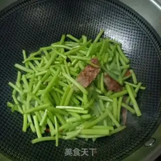 Make Weenie fried artemisinin step 6