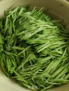 Make Blue radish tofu tofu soup step 0