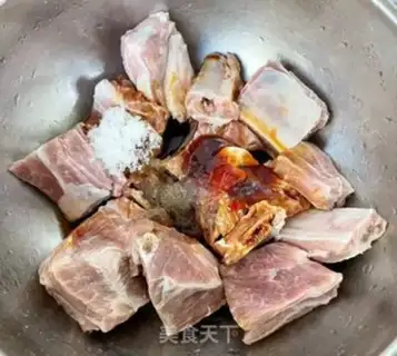 Make Air-fried garlic ribs step 1