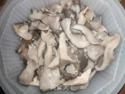 Make Mushroom fried eggs step 2