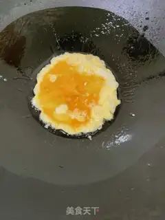 Make Spinach fried eggs step 3