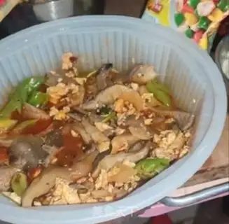 Make Mushroom fried eggs step 4