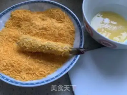 Make Cracker shrimp rolls step 2