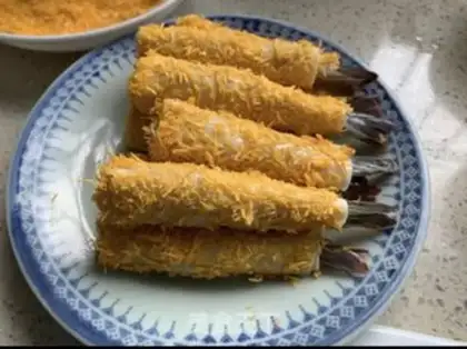 Make Cracker shrimp rolls step 3