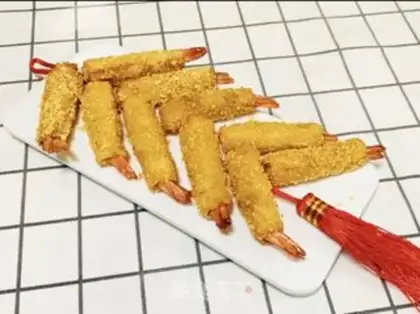 Make Cracker shrimp rolls step 5