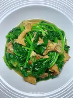 Make Spinach fried eggs step 11