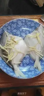 Make Soybeans steamed silverfish step 1