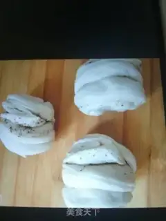 Make A fragrance roll step 5
