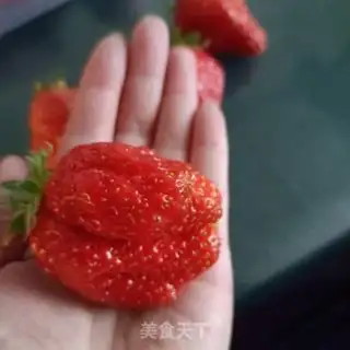 Make Strawberry shakes step 0