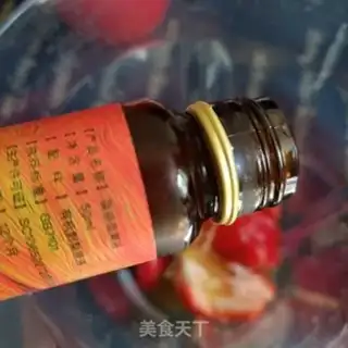 Make Strawberry shakes step 2
