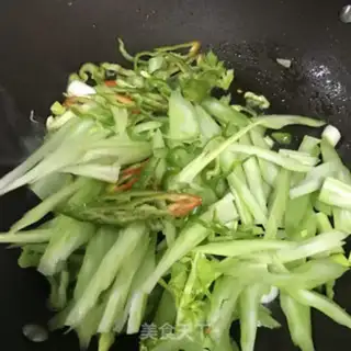 Make The celery fried the sheep