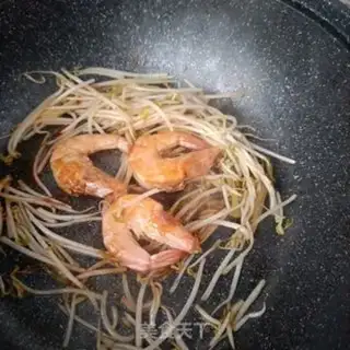 Make Shrimp sprouts step 6