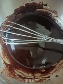 Make Fruitless cake step 1