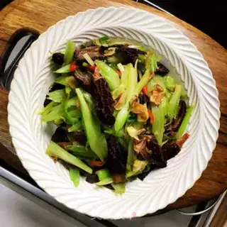 Make The celery fried the sheep
