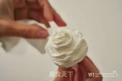 Make A tissue rose step 1