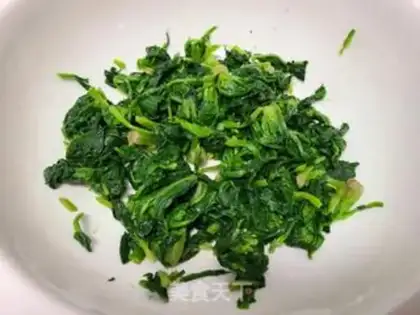 Make Pelican spinach step 1