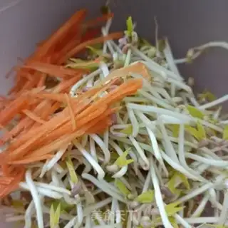 Make The fragrance of the sea fragrances with green bean buds step 1