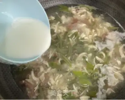 Make The chicken gravy of the Tahoe step 3