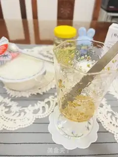 Make Spring guacamole step 1