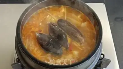 Make Spicy cabbage seafood tofu soup step 8