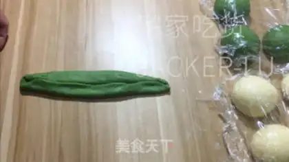 Make Scratch the tea caterpillar butter bread step 14