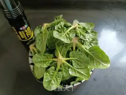 Make Spicy spinach step 0