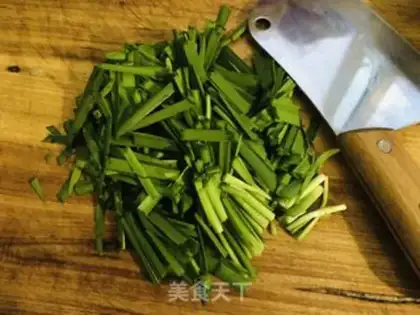 Make Eggs and green bean sprouts step 3