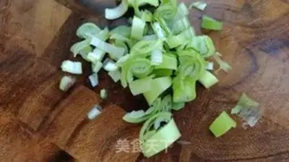 Make Hot cabbage shrimp fried rice step 3
