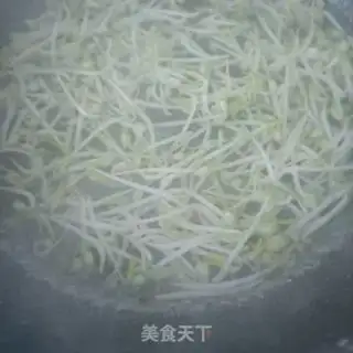 Make Green bean sprouts and sea cucumber step 4