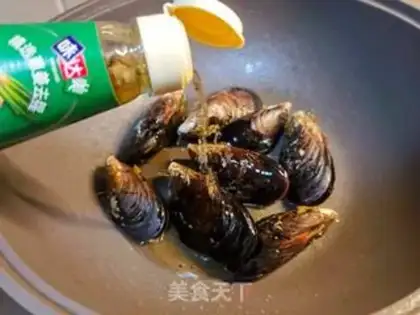 Make Juicy mussel step 2