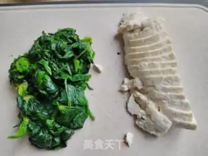 Make The spinach duck egg tofu soup step 2