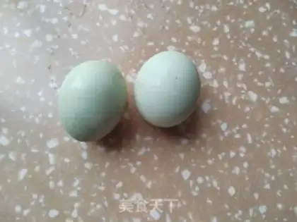 Make The spinach duck egg tofu soup step 3