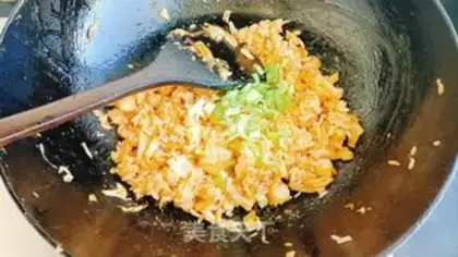 Make Hot cabbage shrimp fried rice step 8