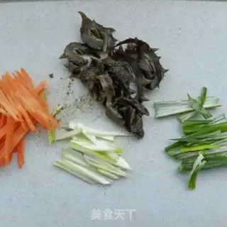 Make Green bean sprouts and sea cucumber step 8