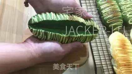 Make Scratch the tea caterpillar butter bread step 26