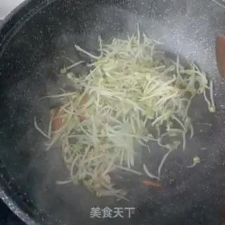 Make Green bean sprouts and sea cucumber step 12