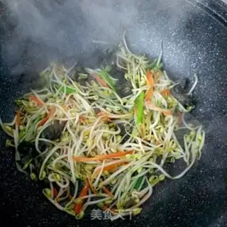 Make Green bean sprouts and sea cucumber step 15