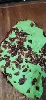 Make Acne cranberry buns step 9
