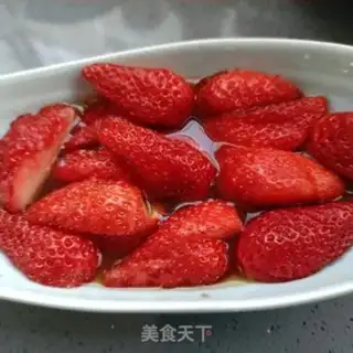 Make Honey pear juice with strawberries step 6